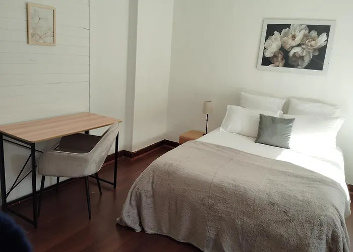 3 Rose Des Sables * 티옹빌